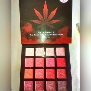 Daizykat red apple eyeshadow palette